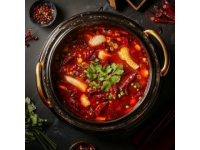 辣水煮魚片是一道經(jīng)典的川菜，魚肉鮮嫩麻辣，湯汁紅亮誘人，下面是詳細(xì)的做法