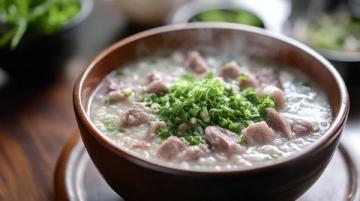 清新山楂粥搭配木耳菜，滋味滿分的美食體驗(yàn)