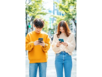 孩子們的手機(jī)癮,其實(shí)他們更喜歡參加義賣活動!