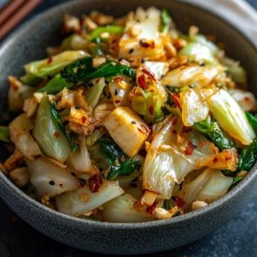 夏季必做美味：秘制酸甜脆苤藍(lán)，鮮美爽口家中必備佳肴