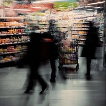 硬氣"生存法則：沃爾瑪南寧店的人流冷暖與運(yùn)營之道