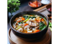 冬日暖心美食指南：羊肉湯、烤紅薯、火鍋與冰糖葫蘆的溫暖邂逅