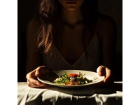 擺脫食物依賴：妙齡女孩進食障礙治療歷程解析（上）