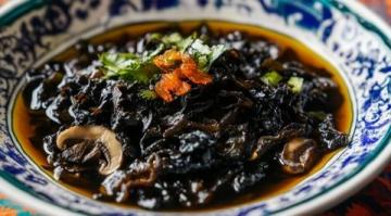 家里炒腰花容易嗎？這道菜到底是怎么做的？看完視頻后，您可以輕松制作出鮮香爽脆和不腥不柴的醬爆腰花。
