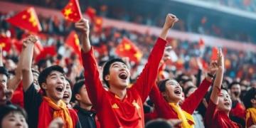 近日,香港明星足球隊踏上了新的征程,這次他們的友誼賽目的地是風景秀麗的廣東汕頭