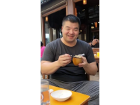 我來到玉林，就是為了品嘗新鮮的美食,現在，我在云天宮十字路口，這里離云天宮很近