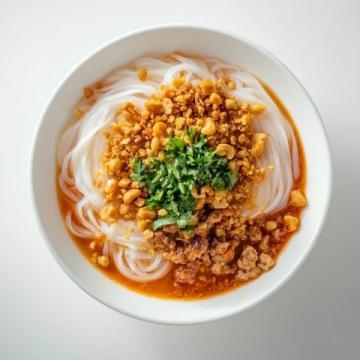經(jīng)典東北風(fēng)味:豬肉燉粉條軟爛入味