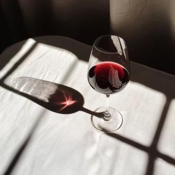 品紅酒時的感悟：葡萄酒確有生命之意境