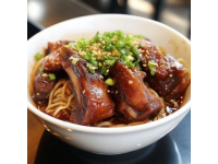 豬肉燉粉條，相信大家都吃過吧，前段時(shí)間有些朋友覺得細(xì)粉條不好做