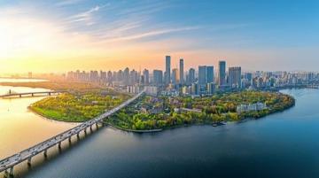 沈陽這座充滿魅力的都市，既有悠久歷史文化，又有現(xiàn)代都市氣息；一天時間玩轉(zhuǎn)沈陽，不妨嘗試以下行程！