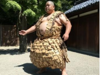 胖妞從160斤到百萬粉絲，農(nóng)村家庭吃播一夜爆紅的秘密！
