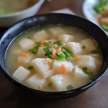 在順德容桂，有一種名為魚溫粥的美食,聽起來很特別，但我卻不知道它是什么