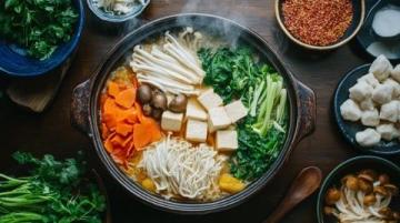 火鍋制作全攻略從湯底到菜品，教你輕松在家吃火鍋！