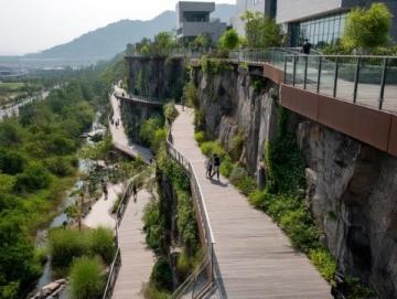 重慶這座被譽(yù)為山城的城市，以其獨(dú)特的地形、豐富的文化和美食聞名
