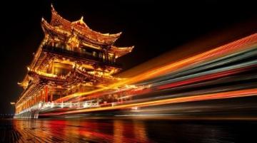 開封作為河南省的一個歷史文化名城，以其豐富的特色小吃而聞名