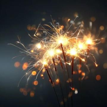 點(diǎn)亮夜空，共賞璀璨煙花時(shí)刻！