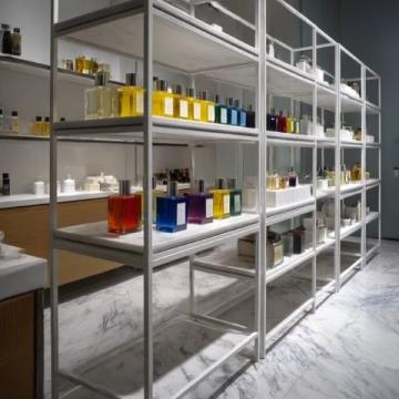 在北展拍完玫瑰花園，聽說俄優品是北京最大的俄羅斯商品超市，里面的俄羅斯商品最全