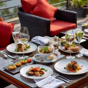 上海外灘W酒店The Kitchen Table探店體驗：美食與美景的完美結(jié)合