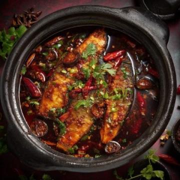 深圳龍崗區美食探索：粵菜、海鮮、國際風味一網打盡！
