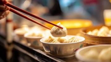 杭州作為中國著名的美食城市，擁有許多特色美食，以下是一些代表性的杭州特色美食