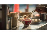 身為一位在昆明扎根五六年的資深吃貨，我踏足過無數(shù)美食勝地