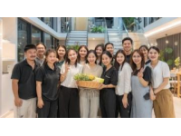 高考喜訊：江蘇女孩舉辦盛大升學(xué)宴慶賀金榜題名