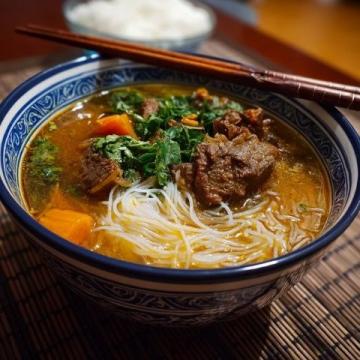 滋補美食 | 匯集精華的牛腩面制作詳解及養(yǎng)生功效