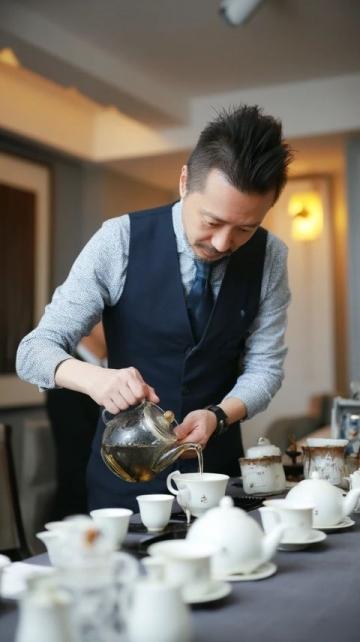 青島一日：下午打牌晚上品嘗梁記粵來粵牛火鍋店美食