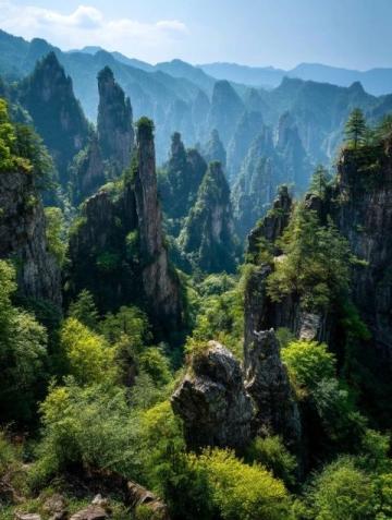 湖北10大必去旅游景點推薦，涵蓋景點特色、美食、住宿及交通方案（含地鐵/公交）