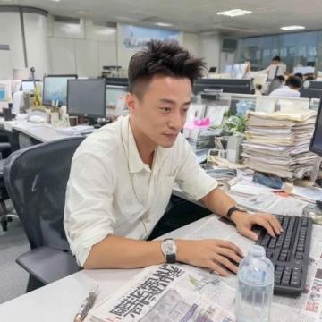 山西侯馬，一個小伙子拿來一條魚給專家鑒定,聲稱因為它的結(jié)構(gòu)很奇特