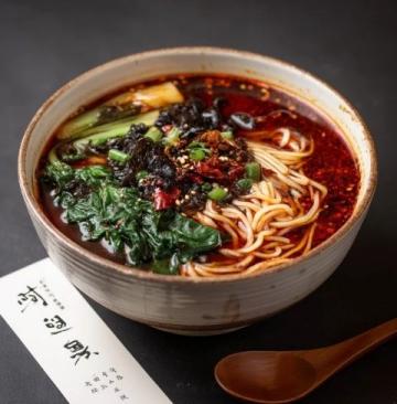 貴州特色美食：千年傳承中的酸辣傳奇與味蕾盛宴