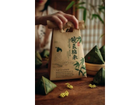 品嘗用自己種植出的新品葫蘆瓜做的美食，感受劉老師的良師益友。