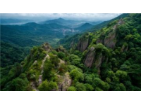 傍晚匆忙離開(kāi)武當(dāng)山，山路蜿蜒山水相伴