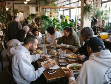 實(shí)用旅游英語：餐館點(diǎn)餐必備28句英文