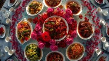 昆明崗頭村“韶鍋故里”：隱世美味，火塘火鍋盛宴