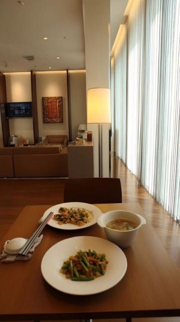 十年來吃過最便宜的一頓飯：兩份面條僅36元