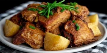 檸檬蒜香煎雞翅：鮮美多汁的美味佳肴