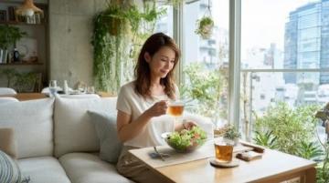 女大學(xué)生放假回家一日生活實(shí)錄：平凡中的小確幸與美食傳承