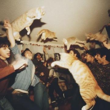 1990年除夕夜,唐國強(qiáng)的妻子洗完澡化完妝,穿上一身新衣