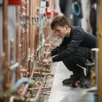 電工操作技能，電工就業(yè)前景如何？未來發(fā)展會怎樣？