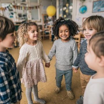 孩子幼兒園就該學一年級知識嗎?快樂童年與壓力教育的糾結,求支招!