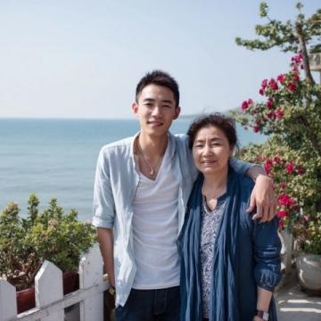 張大姐回國處理事務(wù)賣房，兩人世界變一人世界享受寧靜時光