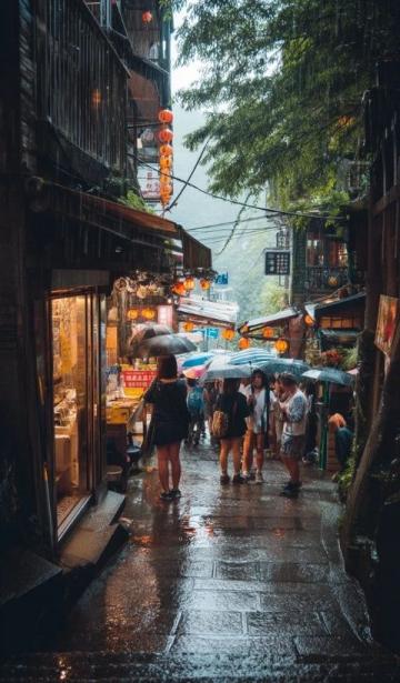 深圳南山沙河西路老舊街區(qū)漫步記：小店林立與現(xiàn)代氣息碰撞