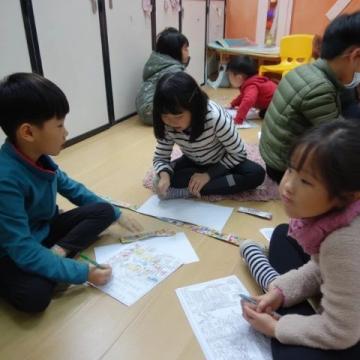 韓城交警進幼兒園：五一前帶萌娃學交通安全知識