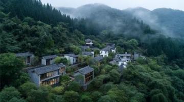 深秋踏青指南:一日徒步探險,竹影水韻古村落美食之旅