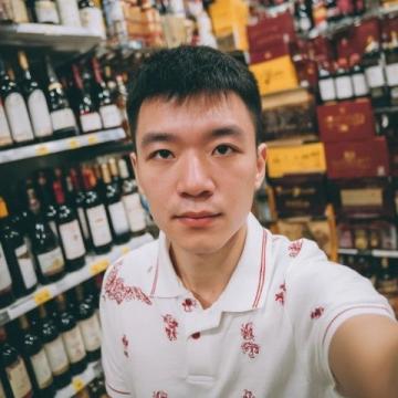 在西虹市首富中，沈騰飾演的王多魚為了完成一個月花光十億的賭約，花重金邀請了