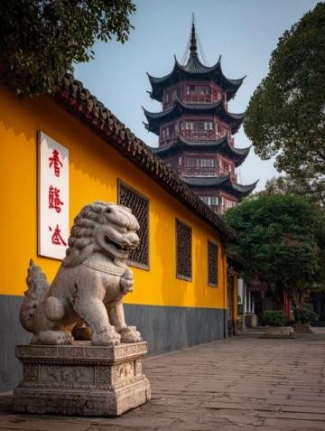 乘坐大巴，從大同出發，前往運城的鸛雀樓、永樂宮等名勝古跡。