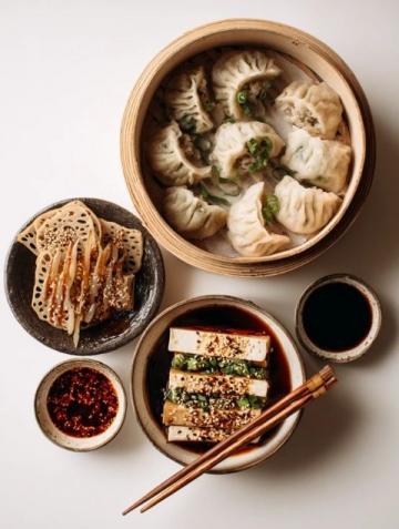 英國之旅美食大放送：旺旺雪餅、仙貝及特色佳肴共享盛宴