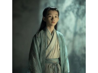 因為史湘云的臉上犯了杏斑癬，于是有了治療藥物薔薇硝出場，但是被茉莉粉