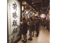 柳州人氣爆棚！數百食客排隊試吃網紅小吃店，真有那么美味嗎？